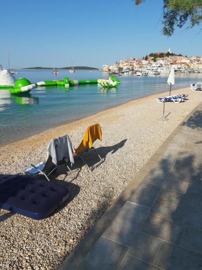 -Villa Sjor -Primosten-Apartmani- Has 2 Large Apartments And 2 Smaller Ones -Primosten Lokvice 6 外观 照片