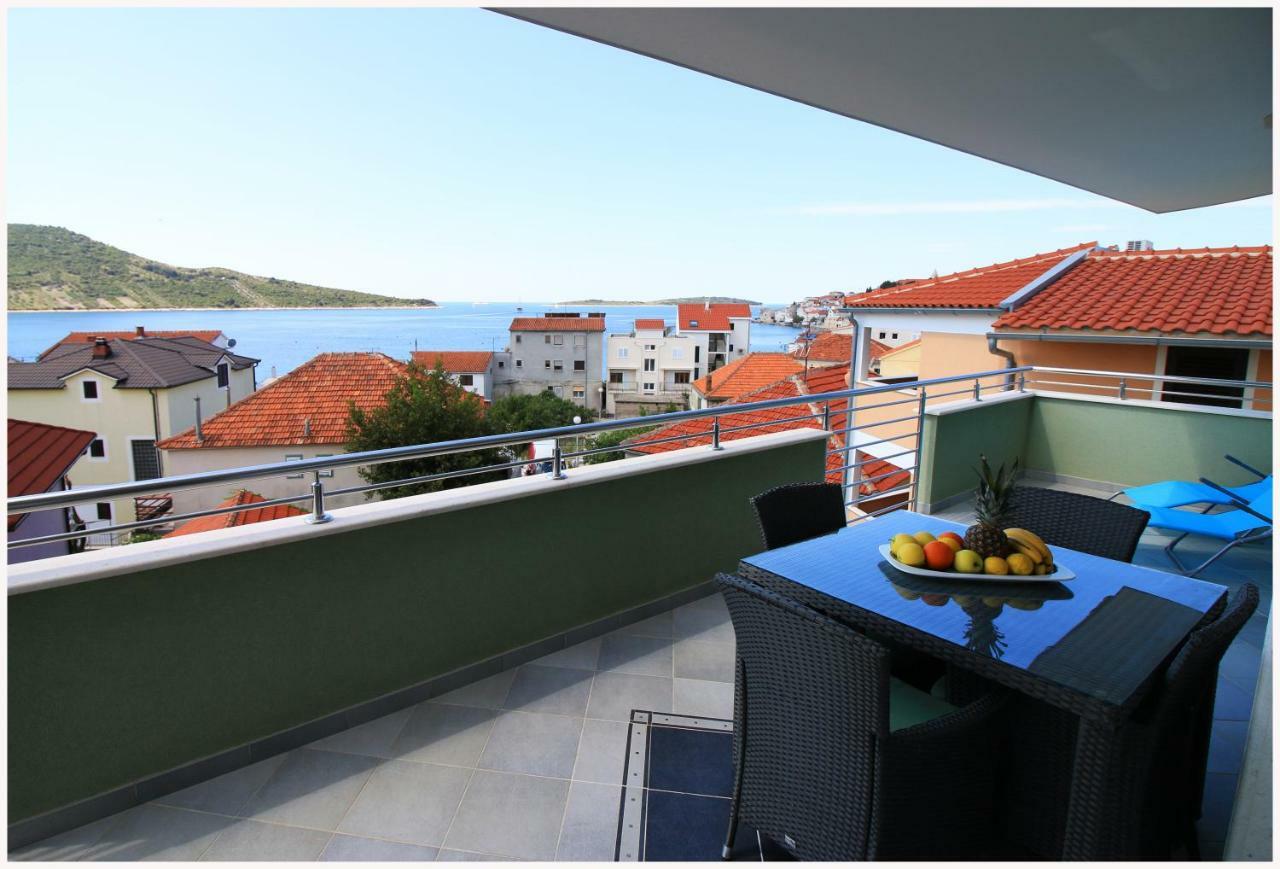 -Villa Sjor -Primosten-Apartmani- Has 2 Large Apartments And 2 Smaller Ones -Primosten Lokvice 6 外观 照片